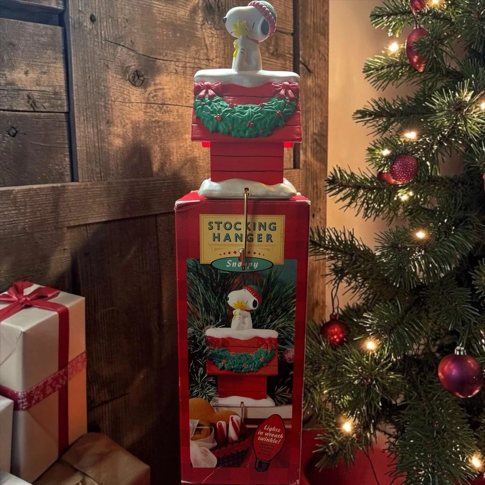 Hallmark Snoopy Stocking Hanger Light Up‎ Peanuts Christmas Decor w/ Box